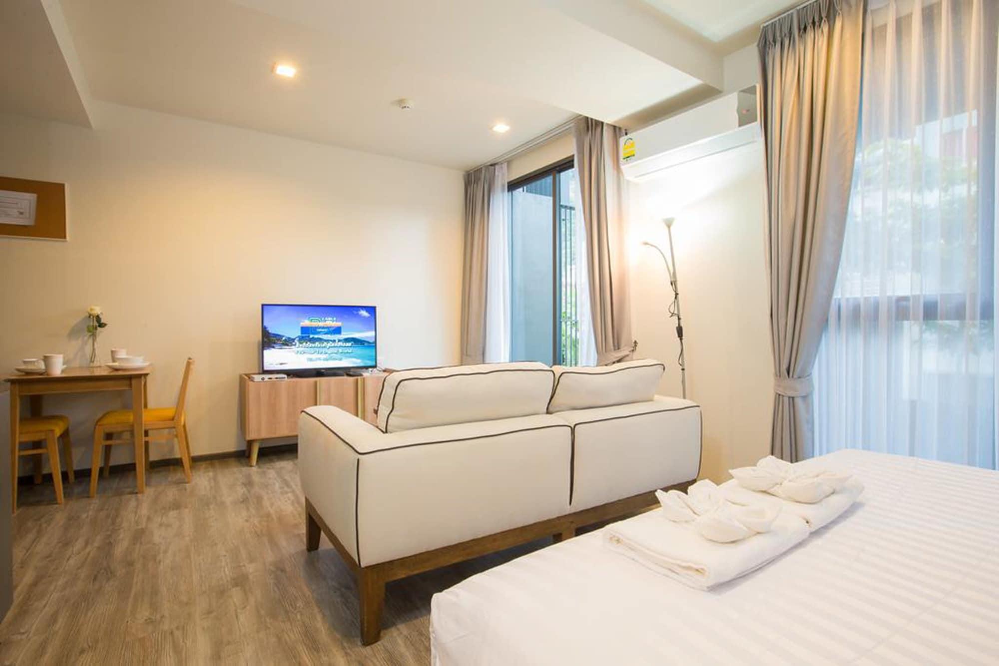 The Deck Condo Patong By Vip Экстерьер фото